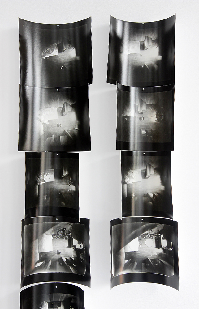 Mindaugas Česlikauskas. „Šviesoraštis“, sidabro želatinos antspaudai nuo popierinių negatyvų, 2012 (Linos Pranaitytės nuotrauka)