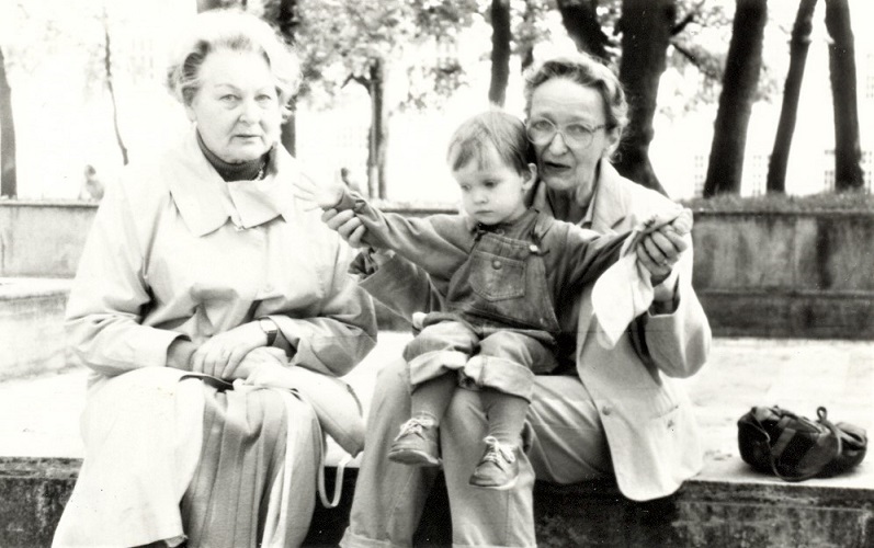Mamutė su liale ir Joana 1994 m. gegužės mėn.